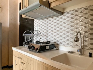 アパートメント | 専用キッチン | 冷蔵庫、コンロ、調理器具と食器