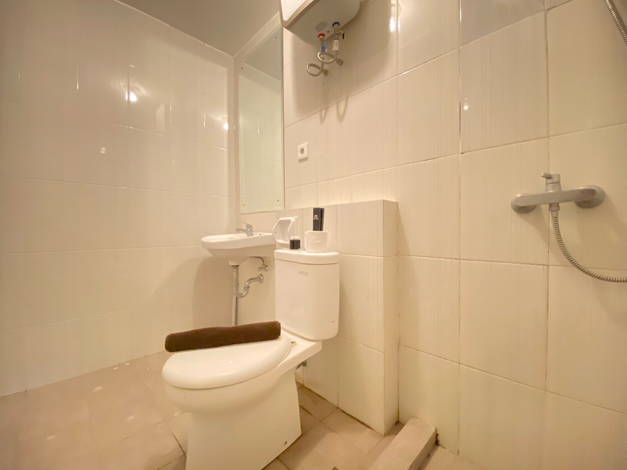 Appartement, 2 chambres | Salle de bain | Douche, articles de toilette (gratuits), serviettes fournies