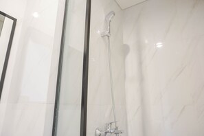 Bathroom - Comfort And Warm Studio At Ciputra World 2 Apartment (Jakarta)