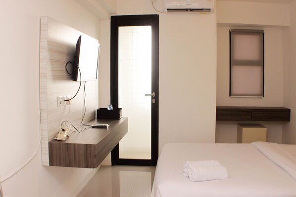 Studio | Free WiFi - Cozy Stay Studio Urbantown Karawang Apartment (Karawang)