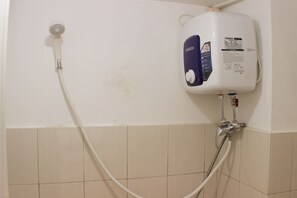 Studio | Bathroom - Cozy Stay Studio Urbantown Karawang Apartment (Karawang)