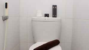 Studio | Kamar mandi