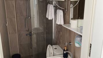 Caja fuerte, decoración individual, mobiliario individual y escritorio