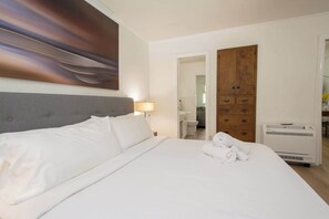 1 bedroom, desk, iron/ironing board, WiFi