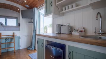 32-inch Smart TV with cable channels, TV, fireplace