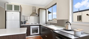 Shore Thing Upstairs - Lake Tyers Beach