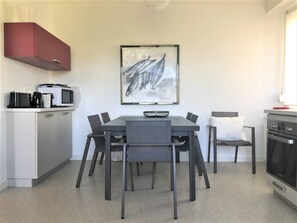 Dishwasher, coffee/tea maker
