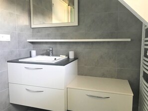 Bathroom - Charming house 50m from Ploumanac'h port (Perros-Guirec)
