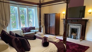 Honeymoon Suite - Avonbridge Hotel (Hamilton)