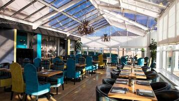 Lunch and dinner served