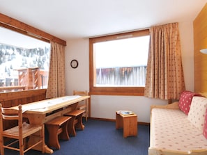 Interior - Comfortable apartment 5 pers · In the heart of the resort (Plagne Bellecôte)