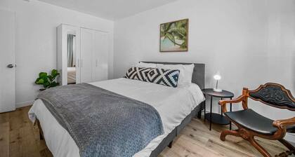 Two Bedroom Beach Cottage in Pacific Beach, San Diego