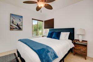 2 quartos, ferros/tábuas de passar roupa, berço de viagem