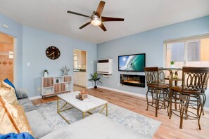 Smart TV, Netflix, streaming services