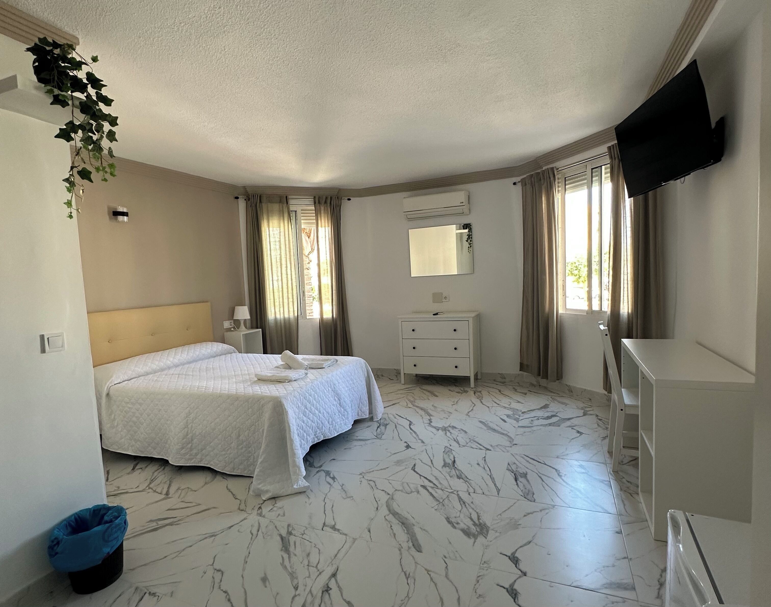 Twin Room | Down comforters, minibar, desk, laptop workspace