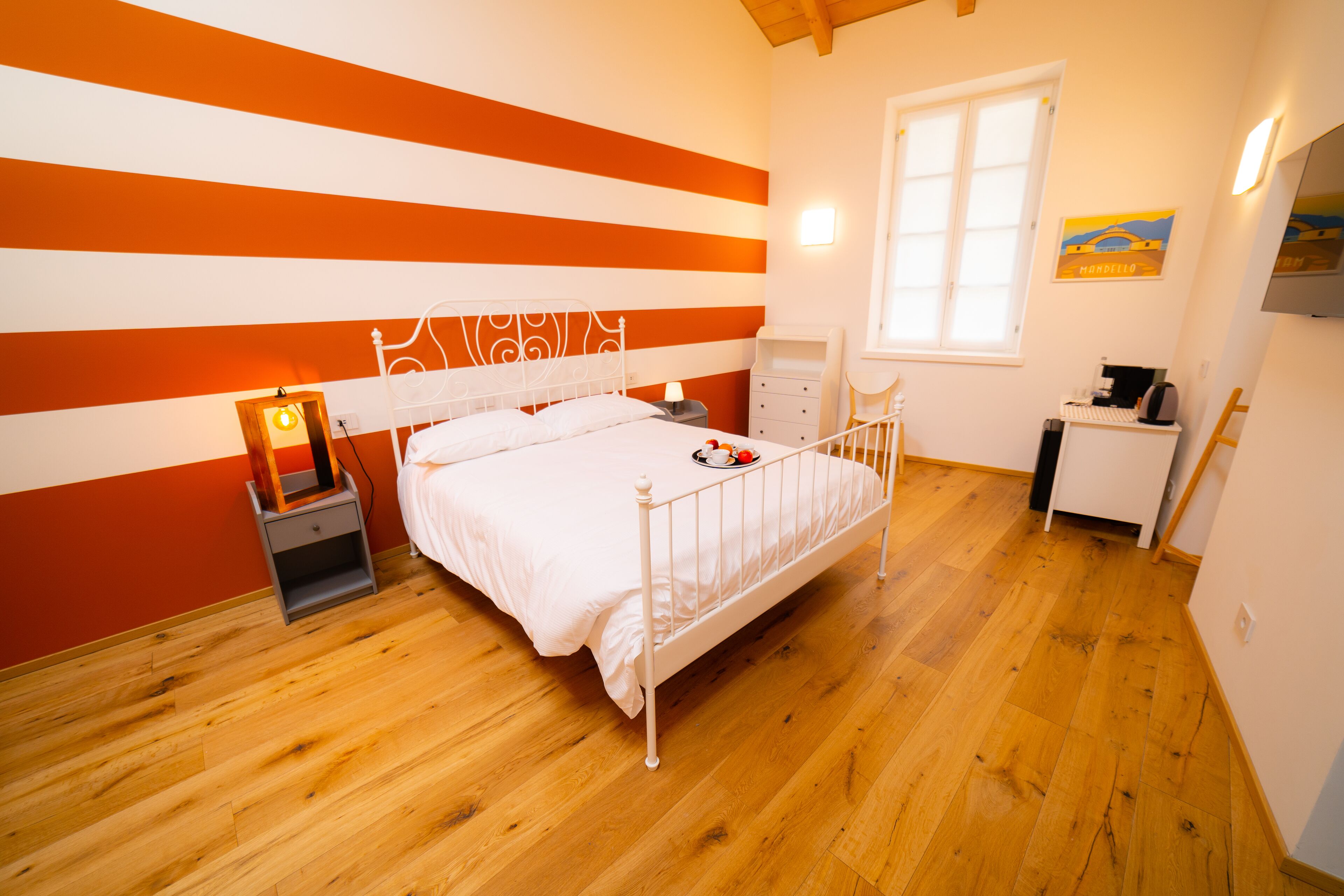 Free minibar items, in-room safe, desk, laptop workspace