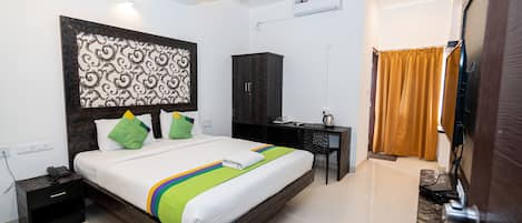 Deluxe Room | Desk, laptop workspace, free WiFi, bed sheets