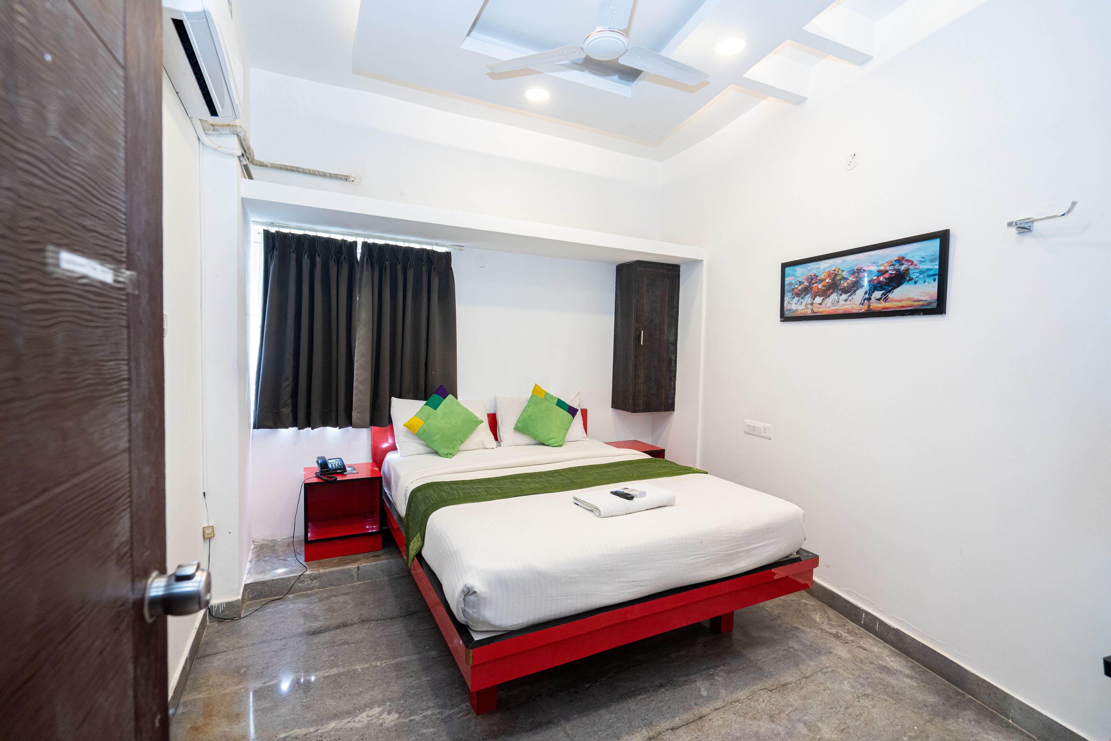 Desk, laptop workspace, free WiFi, bed sheets