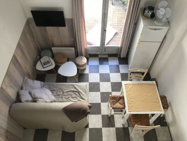 TV
