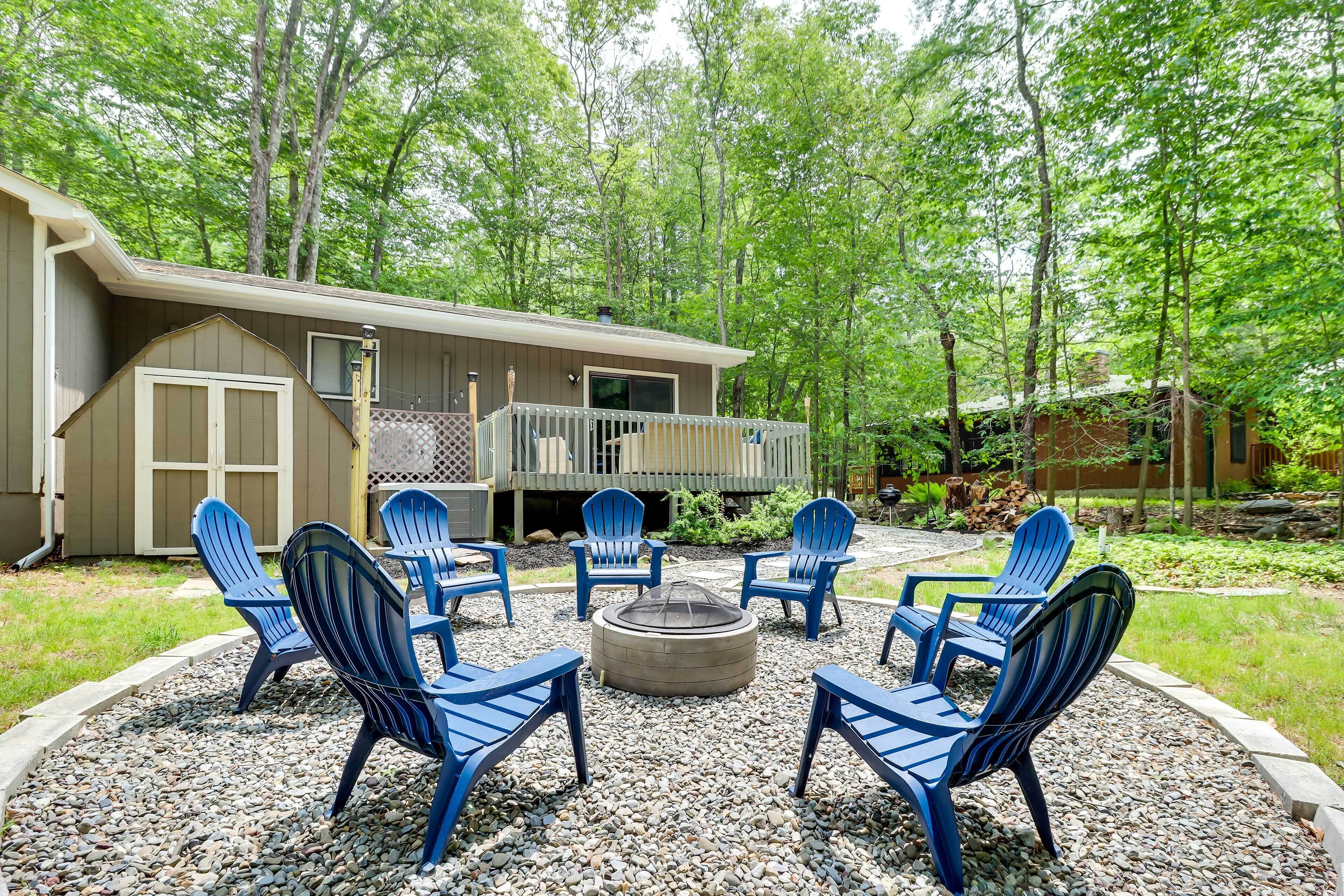 Cozy Gouldsboro Home w/ Fire Pit in Big Bass Lake!