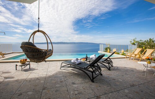 3 bedroom amazing home in Brela