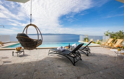 Luxurious home in Brela