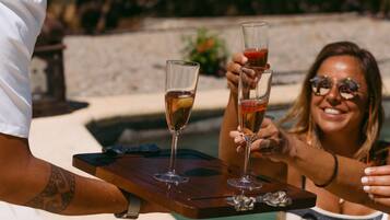 Outdoor pool, pool umbrellas, sun loungers