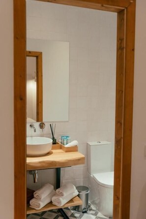 Standard Suite | Bathroom