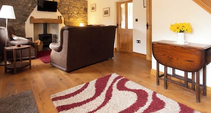 Lovely 3-bed Cottage in the Quiet Hamlet of Horeb