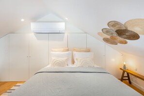 Loft, 1 Bedroom | 1 bedroom, travel cot, free WiFi, bed sheets - Porto Loft Living (Porto)