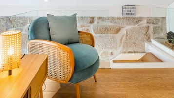 Loft, 1 Bedroom | Living area | 100-cm Smart TV with cable channels, TV