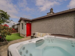 Property grounds - Bwthyn Pengwern (Caernarfon)