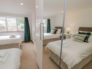 3 habitaciones, decoración personalizada y muebles diferentes 