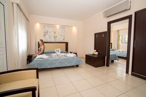 Värdeförvaringsskåp på rummet, mörkläggningsgardiner och ljudisolering