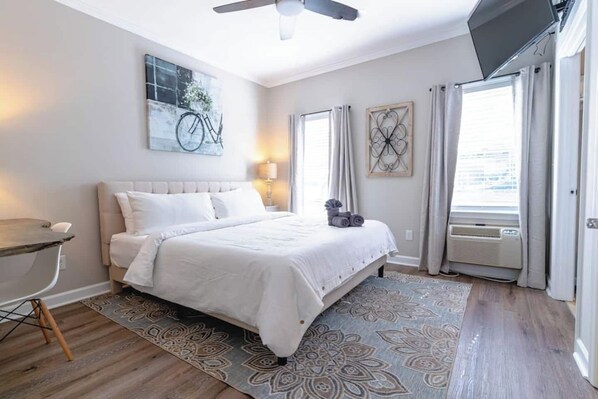 1 bedroom, desk, iron/ironing board, free WiFi