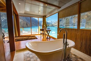 View from room - Luxus Hunza Attabad Lake Resort (Aina Abad)