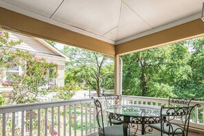 Outdoor dining - Central Montgomery 3BR | Cozy Comfort Stay (Montgomery)