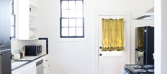 Bright 3BR Retreat | Riverwalk Nearby