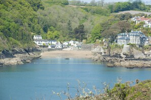 House | Beach - Detached House, 2 Bed, Sleeps 4, Parking (Fowey)