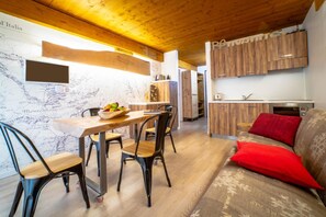 TV - Gressoney La Trinitè Bilo with View and 4pax AMLodge (GRESSONEY-LA-TRINITE')