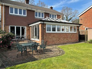 Outdoor dining - Sherpa (Romsey)