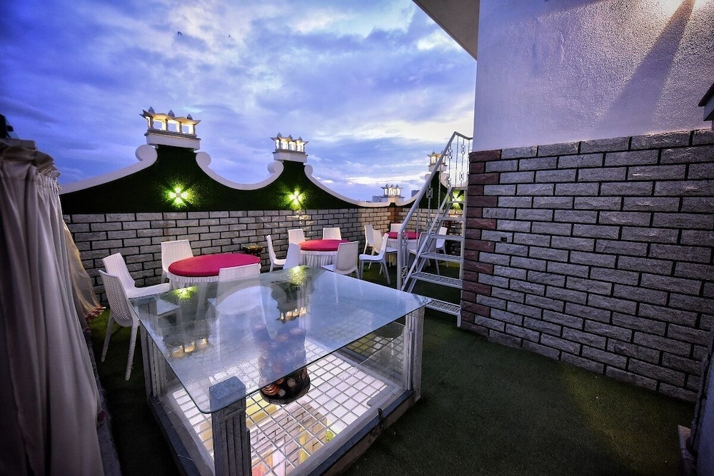 2 Star Hotels
