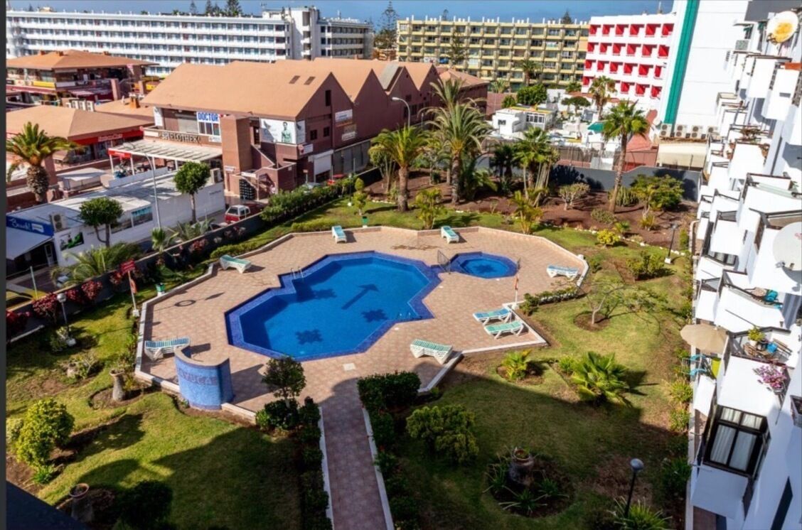 حمّام سباحة خارجي