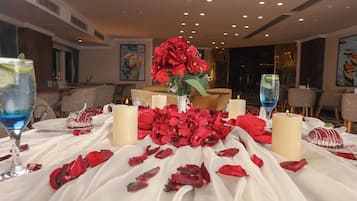 Couples’ dining