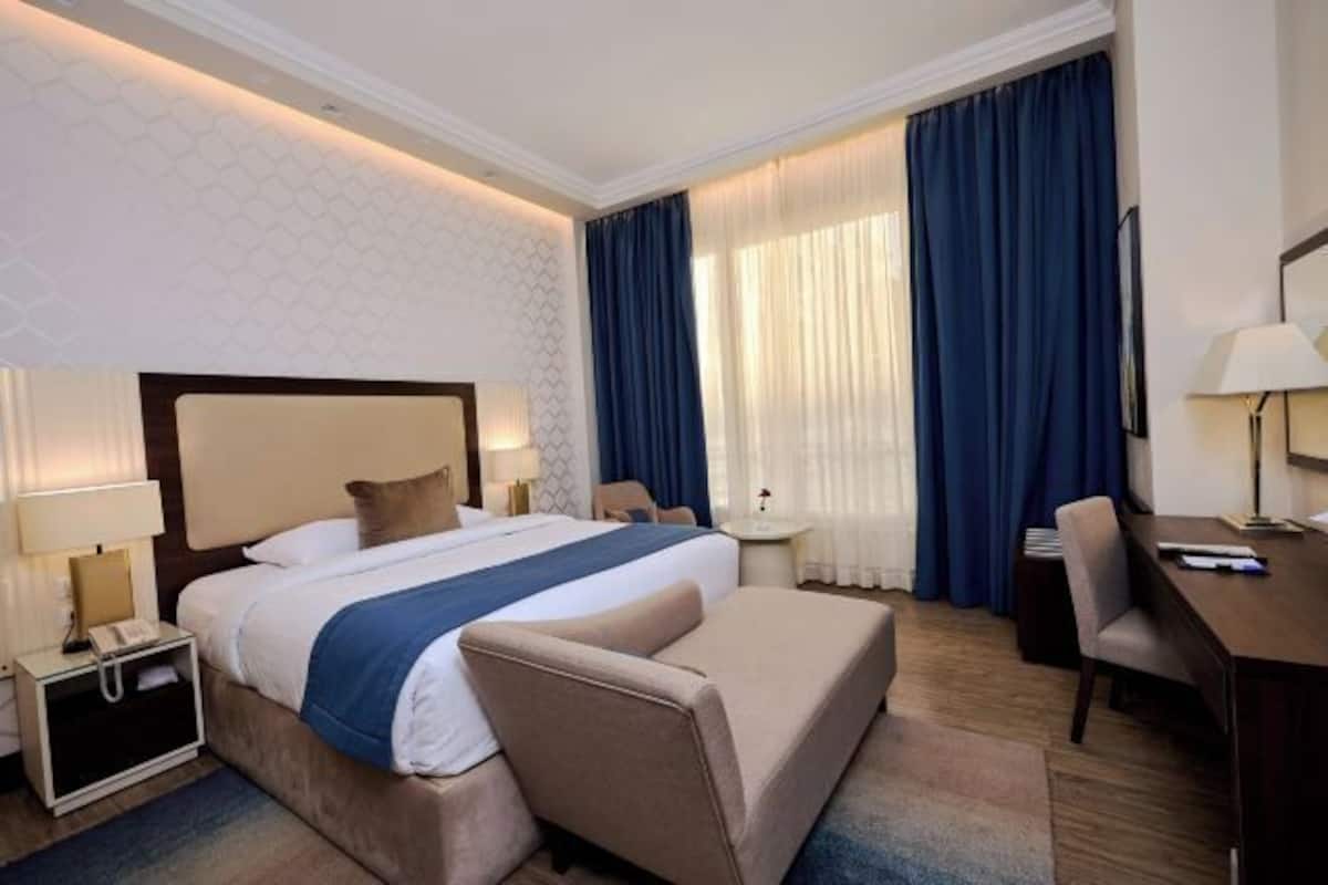 Minibar, Zimmersafe, kostenloses WLAN, Bettwäsche