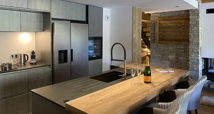 Chalet Neuf du Pape; Luxury chalet sleeping 12 guests with sauna and hot tub