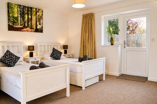 Lodge 4 - Lytton Tree Lodge, Reydon, Southwold