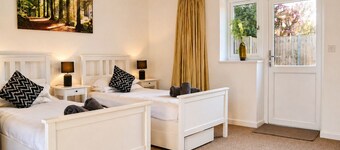 Lodge 4 - Lytton Tree Lodge, Reydon, Southwold