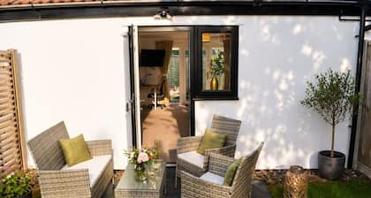 Lodge 4 - Lytton Tree Lodge, Reydon, Southwold