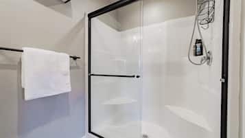 Dusche, Handtücher, Seife, Shampoo